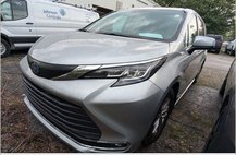 2021 Toyota Sienna XLE 8-Passenger