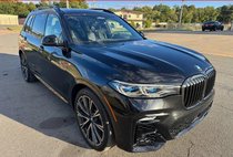 2022 BMW X7 M50i