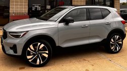 2025 Volvo XC40 B5 Plus Dark Theme
