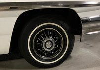 1961 Pontiac Bonneville white