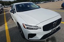 2024 Volvo S60 B5 Core Dark Theme