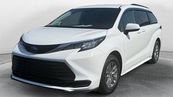 2022 Toyota Sienna LE 8-Passenger