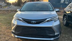 2022 Toyota Sienna LE 8-Passenger