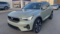 2023 Volvo XC40 B5 Plus Bright Theme