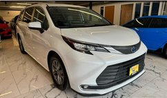 2022 Toyota Sienna XLE 7-Passenger