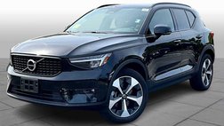 2023 Volvo XC40 B5 Plus Dark Theme