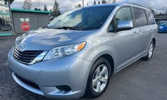 2014 Toyota Sienna LE 7-Passenger Auto Access Seat