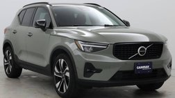 2023 Volvo XC40 B5 Plus Dark Theme