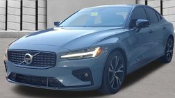 2022 Volvo S60 B5 R-Design