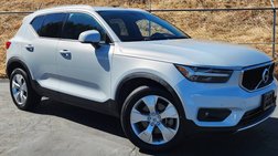 2022 Volvo XC40 T5 Momentum