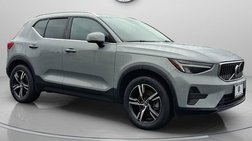 2025 Volvo XC40 B5 Core Bright Theme