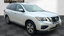 2017 Nissan Pathfinder SV