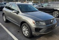2016 Volkswagen Touareg VR6