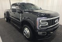 2023 Ford F-450 Super Duty Platinum