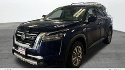 2023 Nissan Pathfinder SL