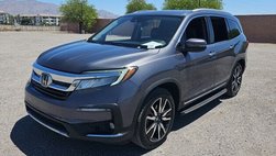 2019 Honda Pilot Touring w/Rear Captain's Chairs