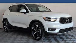 2022 Volvo XC40 T5 Momentum