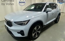 2025 Volvo XC40 B5 Core Bright Theme