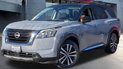 2023 Nissan Pathfinder Platinum