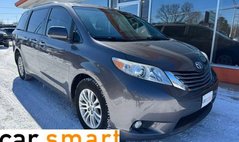 2016 Toyota Sienna XLE 7-Passenger Auto Access Seat