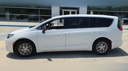 2025 Chrysler Voyager LX