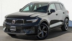 2025 Volvo XC40 B5 Core Bright Theme