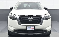 2024 Nissan Pathfinder S
