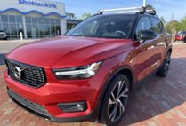 2022 Volvo XC40 T5 R-Design