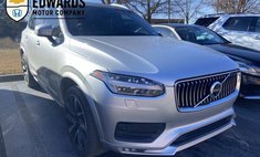 2022 Volvo XC90 T6 Momentum 7-Passenger