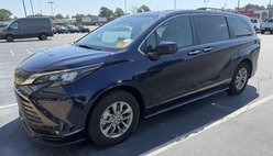2025 Toyota Sienna XLE 8-Passenger