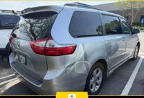 2019 Toyota Sienna LE