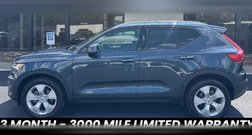 2022 Volvo XC40 T5 Momentum
