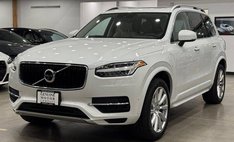 2016 Volvo XC90 T8 eAWD Momentum