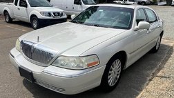 2005 Lincoln Town Car Signature Limited