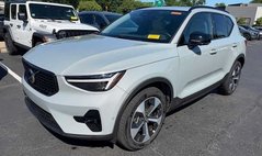 2026 Volvo XC40 B5 Plus