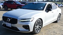 2022 Volvo S60 B5 Momentum