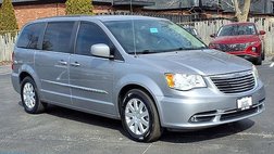 2016 Chrysler Town and Country Touring