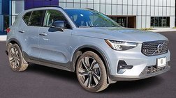 2023 Volvo XC40 B5 Plus Dark Theme