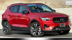 2025 Volvo XC40 B5 Plus Dark Theme