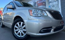 2016 Chrysler Town and Country Touring