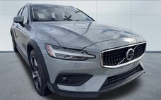 2025 Volvo V60 Cross Country B5 Plus