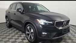 2023 Volvo XC40 B5 Plus Bright Theme