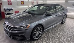 2018 Volkswagen Passat R-Line