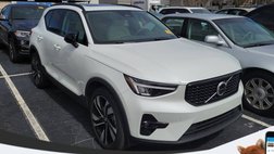 2024 Volvo XC40 B5 Plus Dark Theme