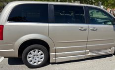 2009 Chrysler Town and Country LX
