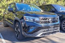 2024 Volkswagen Taos SE 4Motion