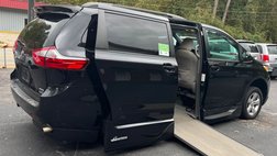 2017 Toyota Sienna Handicap wheelchair side entry