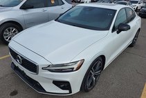 2019 Volvo S60 T6 R-Design