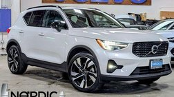 2023 Volvo XC40 B5 Ultimate Dark Theme