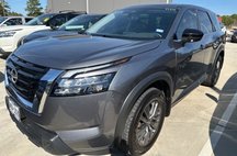 2025 Nissan Pathfinder S